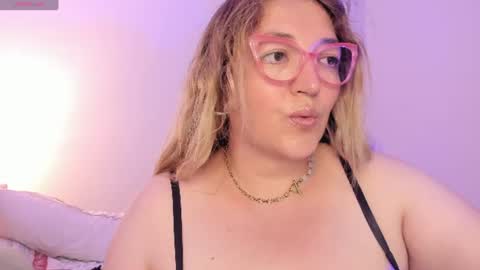 Snapshot of naty__mature_ chatting on 07/11/26, 07:16 Nataly online show from 07/11/26, 07:16