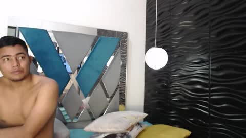 Naty-Maxx online show from 12/01/25, 07:19