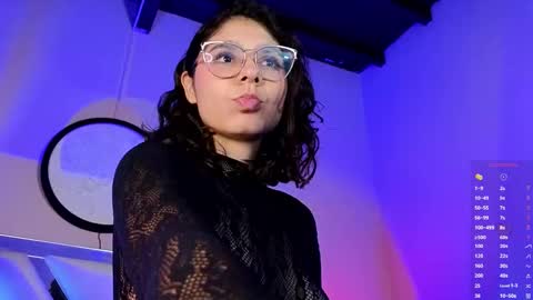 Naty Saenz online show from 11/28/25, 09:56