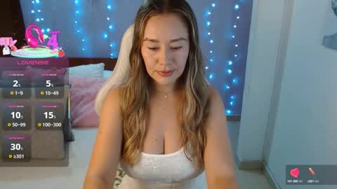 Natalia online show from 09/20/25, 12:00