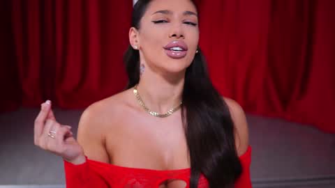 Snapshot of natydesiree chatting on 01/28/25, 07:53 Naty online show from 01/28/25, 07:53