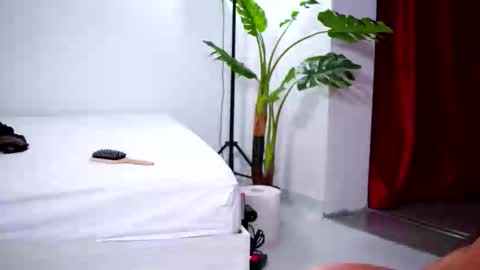 Snapshot of natydesiree chatting on 10/18/25, 09:43 Naty online show from 10/18/25, 09:43