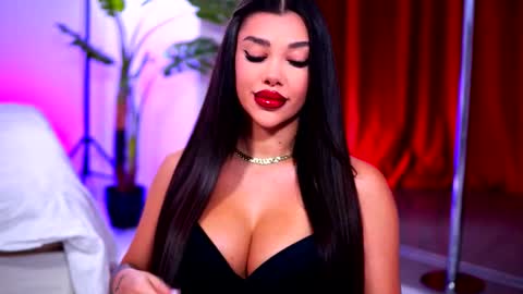 Naty online show from 11/01/25, 10:28