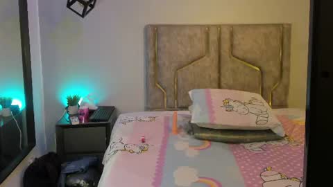 natyrussel online show from 06/09/26, 11:33