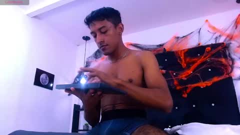 natzuki_ online show from 10/22/25, 11:54