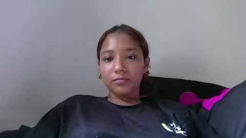 Snapshot of natzurit chatting on 11/29/25, 04:21 Natzu online show from 11/29/25, 04:21