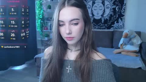 Snapshot of naugghtynikki chatting on 09/19/25, 05:09 Nikki online show from 09/19/25, 05:09