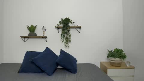 Emily online show from 04/10/26, 01:11