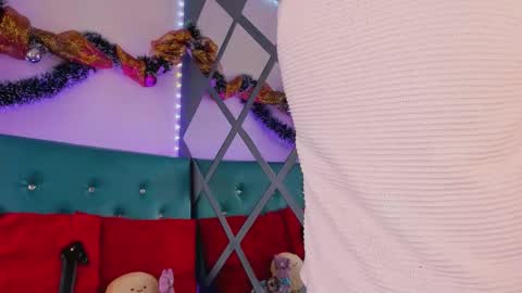 Christopher  Chris online show from 12/18/25, 01:39