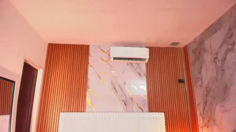 Snapshot of naughty_ebonyy chatting on 12/19/24, 07:07 SASHA online show from 12/19/24, 07:07