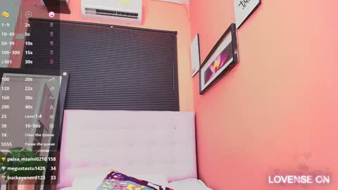 Snapshot of naughty_ebonyy chatting on 01/06/25, 07:35 SASHA online show from 01/06/25, 07:35