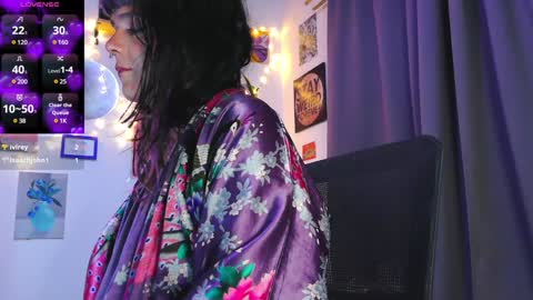 Snapshot of naughty_em_17 chatting on 01/13/25, 04:07 Em  please help me reach 100 thumbs up 3 online show from 01/13/25, 04:07