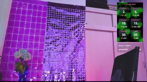 Snapshot of naughty_em_17 chatting on 03/11/25, 07:58 Em  please help me reach 100 thumbs up 3 online show from 03/11/25, 07:58