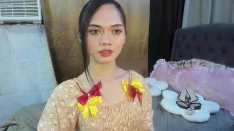 Snapshot of naughty_emmats chatting on 11/10/25, 04:55 emma online show from 11/10/25, 04:55