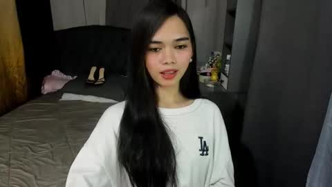 emma online show from 04/24/26, 01:02