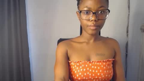 Zoey online show from 11/26/25, 10:16