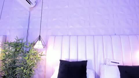 Snapshot of naughty_flower18 chatting on 01/30/25, 02:06 Flor online show from 01/30/25, 02:06