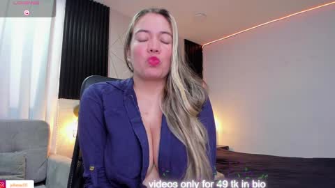 Snapshot of naughty_julieta13 chatting on 02/05/25, 06:48 JULIETA online show from 02/05/25, 06:48