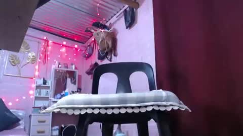 Snapshot of naughty_lorien143 chatting on 12/18/25, 09:59 naughty_lorien143 online show from 12/18/25, 09:59