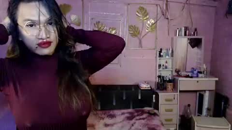 naughty_lorien143 online show from 03/25/26, 10:21