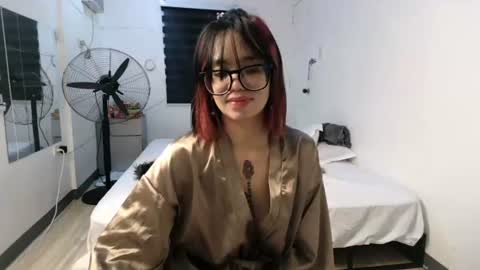 Snapshot of naughty_mariaxx chatting on 06/24/26, 10:47 Maria online show from 06/24/26, 10:47