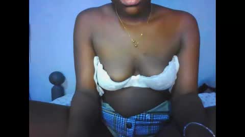 Snapshot of naughty_nilla chatting on 09/20/25, 10:38 naughty_nilla online show from 09/20/25, 10:38