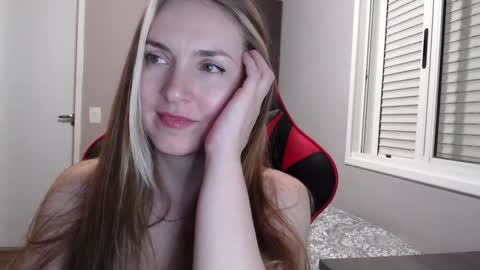 Snapshot of naughty_popa chatting on 01/05/25, 08:00 Ann online show from 01/05/25, 08:00