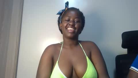 Snapshot of naughty_sluttygal chatting on 09/16/25, 05:25 Lydiah online show from 09/16/25, 05:25