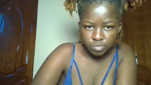 Snapshot of naughty_sluttygal chatting on 09/24/25, 10:51 Lydiah online show from 09/24/25, 10:51