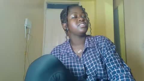 Snapshot of naughty_sluttygal chatting on 10/05/25, 03:54 Lydiah online show from 10/05/25, 03:54