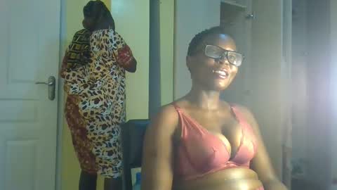 Snapshot of naughty_sluttygal chatting on 10/09/25, 10:35 Lydiah online show from 10/09/25, 10:35