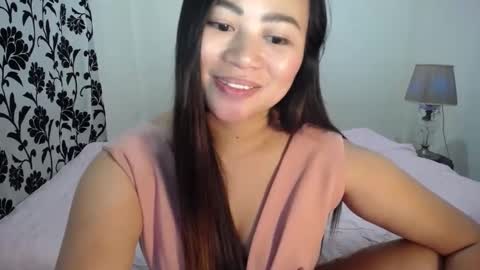 Snapshot of naughtyandsweetx chatting on 01/14/25, 01:06 May online show from 01/14/25, 01:06