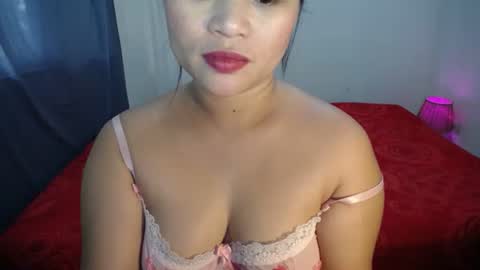 Snapshot of naughtyandsweetx chatting on 09/16/25, 12:11 May online show from 09/16/25, 12:11