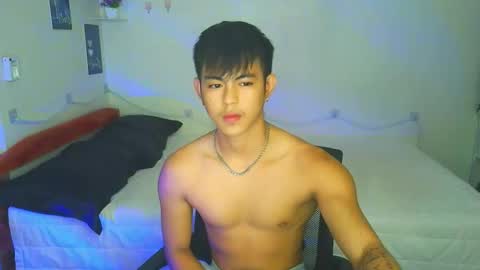 Snapshot of naughtyboylouie chatting on 09/15/25, 12:16 Loue online show from 09/15/25, 12:16