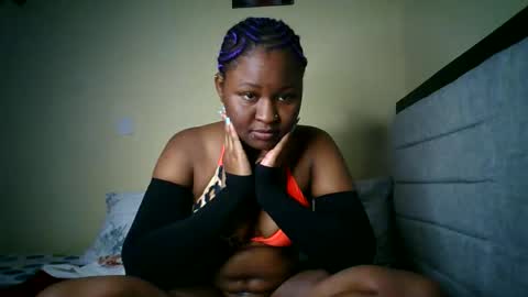 Snapshot of naughtybrownny chatting on 06/09/26, 09:04 MUMU online show from 06/09/26, 09:04