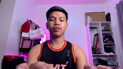 Snapshot of naughtybutsexy69 chatting on 10/12/25, 04:50 Arch online show from 10/12/25, 04:50