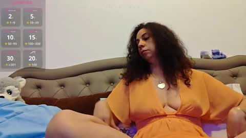 naughtycurls2026 online show from 05/18/26, 06:25