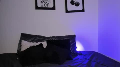 LANAindependent model online show from 09/30/25, 08:41