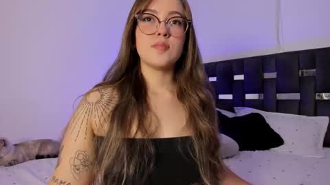 LANAindependent model online show from 12/02/25, 08:52