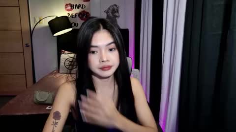 Snapshot of naughtygirl18x chatting on 12/13/25, 07:53 Mitch online show from 12/13/25, 07:53