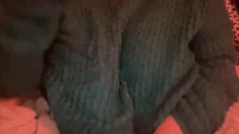 Snapshot of naughtygirl637100 chatting on 11/27/25, 12:13 Naughty Girl online show from 11/27/25, 12:13