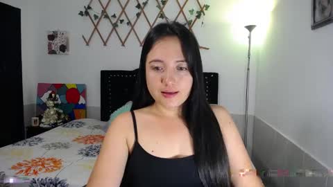 Snapshot of naughtygirl_mmm chatting on 05/05/26, 09:23 Valeria online show from 05/05/26, 09:23