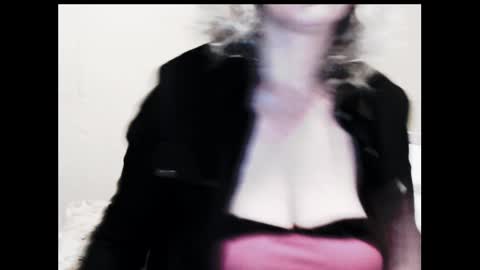 Snapshot of naughtyjenniferxx chatting on 02/05/25, 06:13 Jenny online show from 02/05/25, 06:13