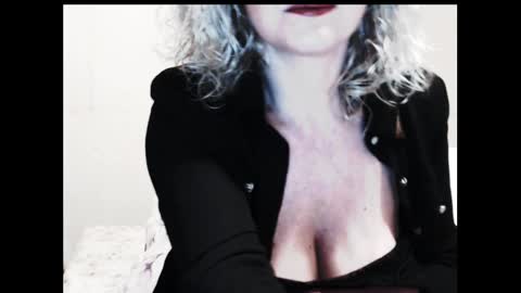 Snapshot of naughtyjenniferxx chatting on 02/22/25, 04:29 Jenny online show from 02/22/25, 04:29