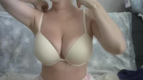 Snapshot of naughtykitten94 chatting on 06/18/26, 09:09 Chris online show from 06/18/26, 09:09