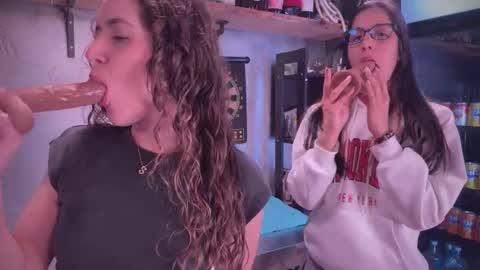 ANDREA STEPH  MIKE online show from 02/22/25, 08:42