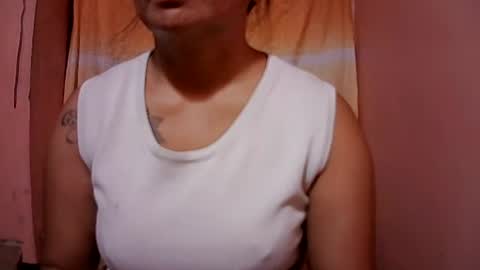 Snapshot of naughtymom_33 chatting on 09/19/25, 12:12 naughtymom_33 online show from 09/19/25, 12:12