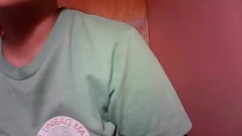 Snapshot of naughtymom_33 chatting on 10/03/25, 10:18 naughtymom_33 online show from 10/03/25, 10:18