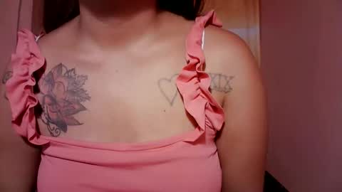 Snapshot of naughtymom_33 chatting on 11/18/25, 08:13 naughtymom_33 online show from 11/18/25, 08:13