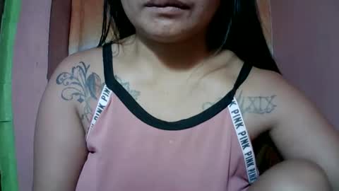 Snapshot of naughtymom_33 chatting on 12/16/25, 11:10 naughtymom_33 online show from 12/16/25, 11:10